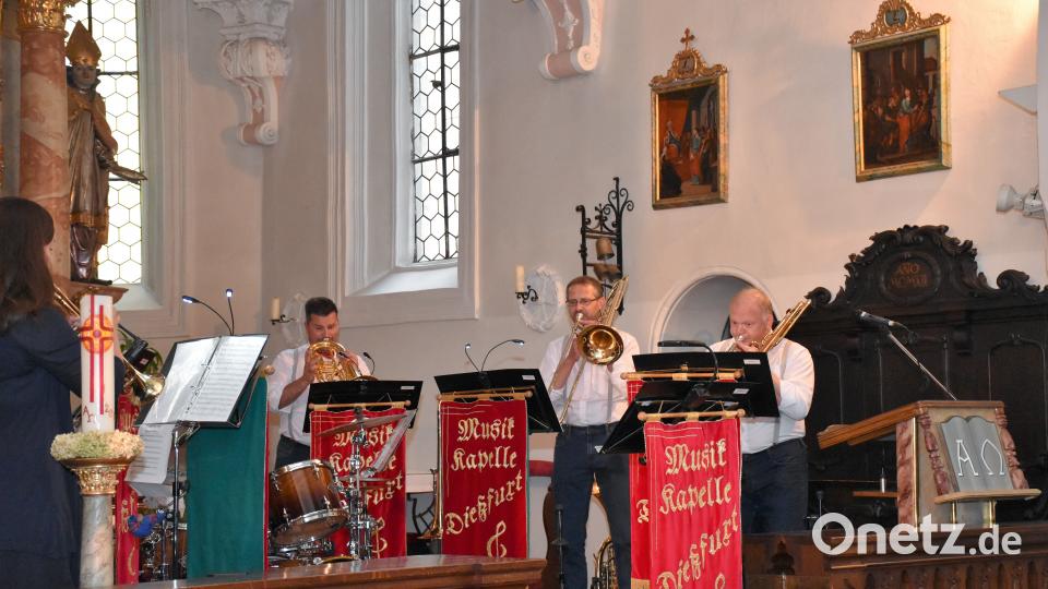 Brass ´n´ Beat mit den Schlossbläsern. whw