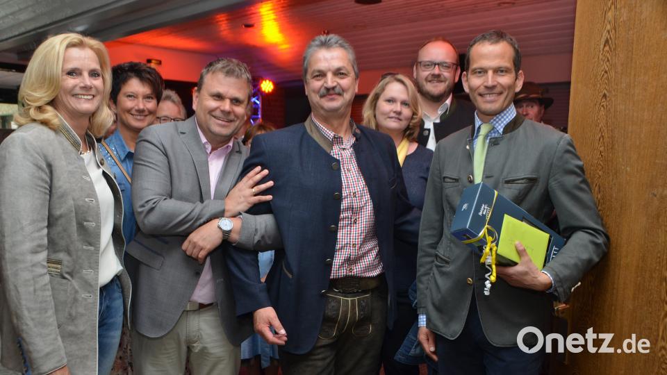 Die politischen Weggefährten aus der CSU ließen Jubilar Andreas Wutzlhofer hochleben. dob