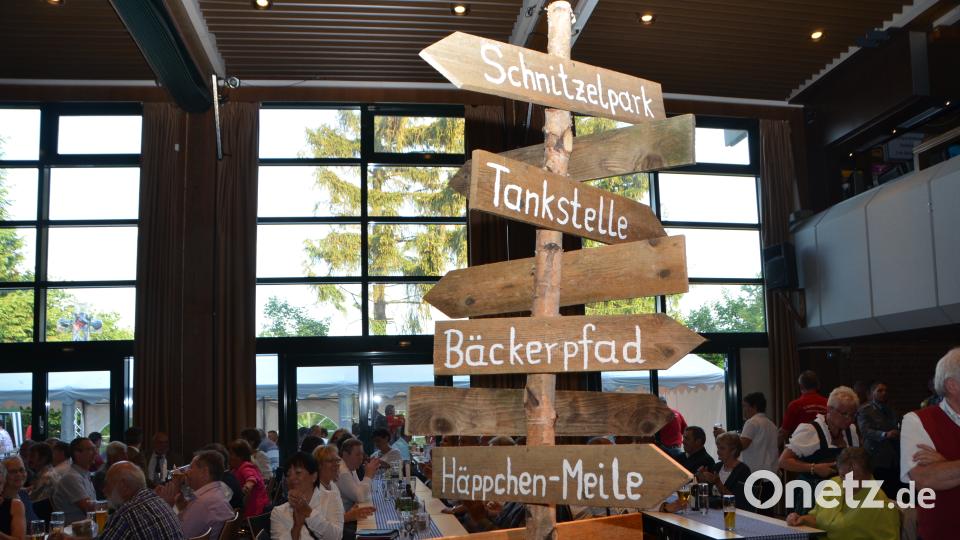 Wegweiser brachten die Gäste auf den richtigen Schlemmerweg. dob