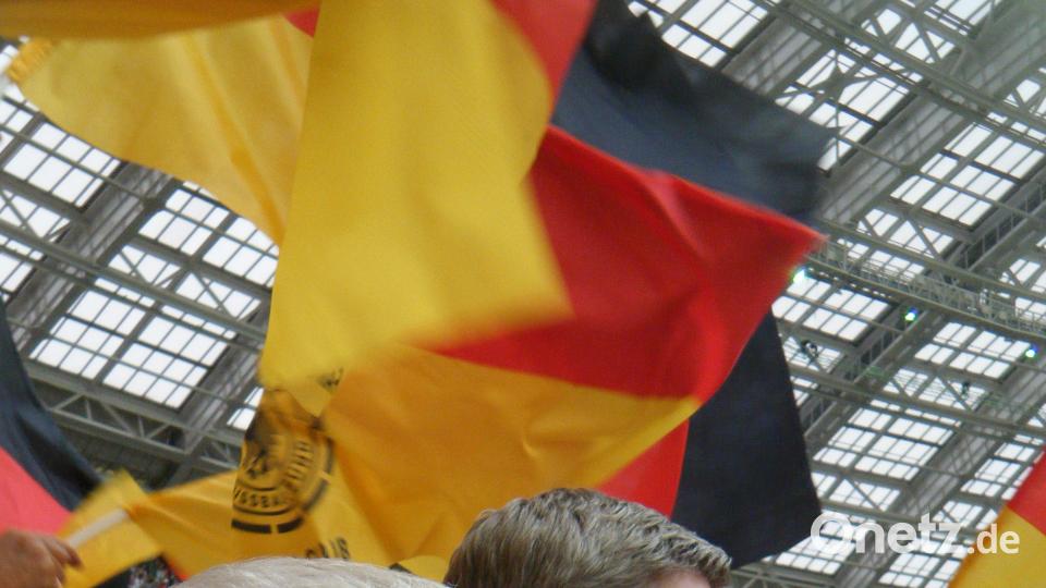 Bebbo Schuller aus Schnaittenbach war zum WM-Auftakt-Spiel der deutschen Fußball-Nationalmannschaft in Moskaut in Bebbo Schuller