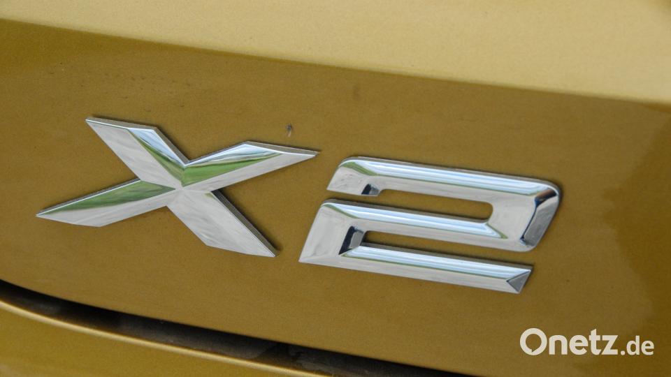 Der X2 läuft im Werk Regensburg vom Band. Fahrbericht BMW X2 xDrive20d Galvanic Gold. Michael Ascherl