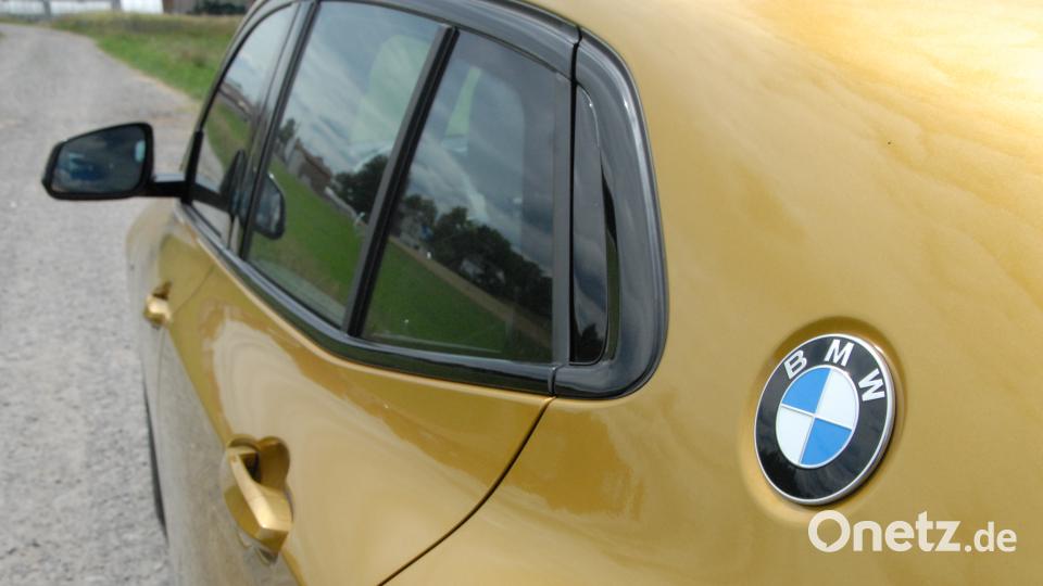 Die breite C-Säule des Wagens schmückt das Markenemblem; das kennen BMW-Fans von den echten Coupés BMW 2000 CS und 3.0 CSL aus den 60 er und 70er Jahren. Michael Ascherl