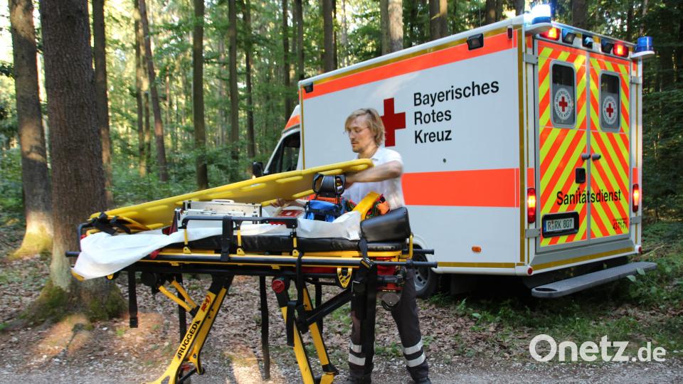 BRK-Bereitschaften und Feuerwehren üben in Regensburg den Ernstfall. Alexander Auer