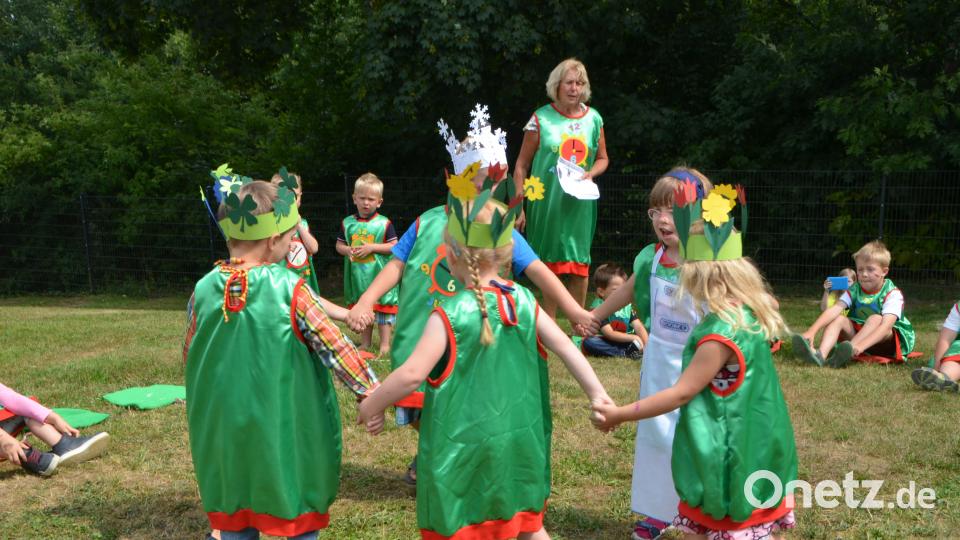 &quot;Kinder wie die Zeit vergeht&quot;, heißt das Jahresmotto im städtischen Kindergarten Anton Ferazin unter dem auch das Sommerfest gefeiert wurde. dob