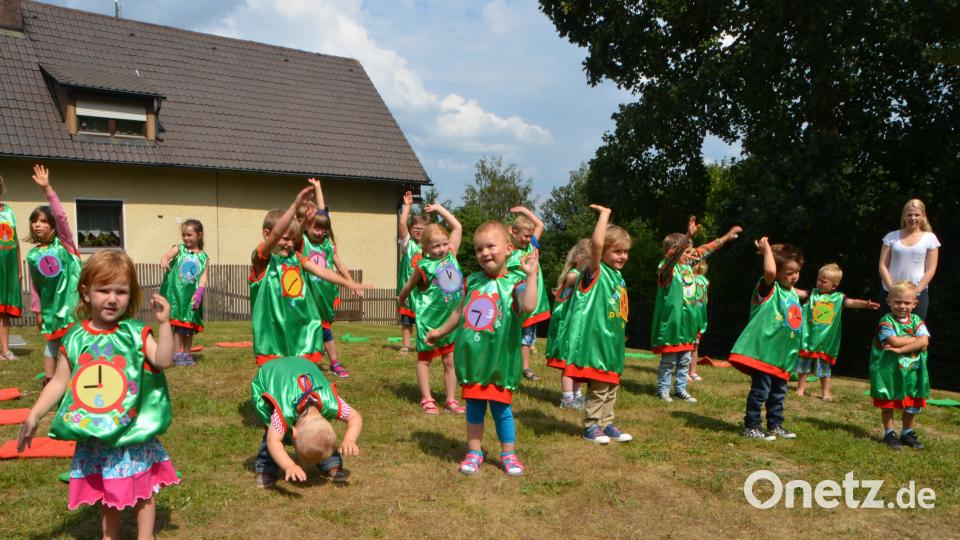 &quot;Kinder wie die Zeit vergeht&quot;, heißt das Jahresmotto im städtischen Kindergarten Anton Ferazin unter dem auch das Sommerfest gefeiert wurde. dob