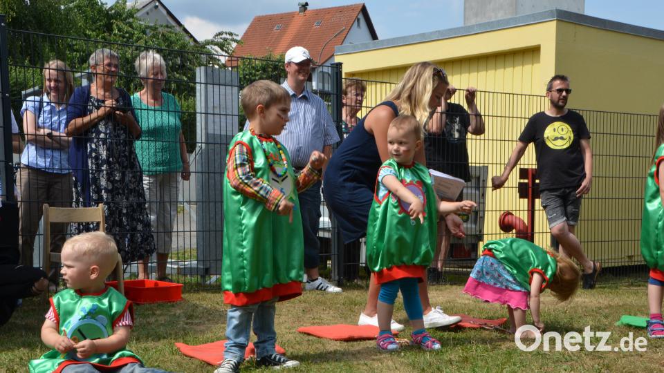 &quot;Kinder wie die Zeit vergeht&quot;, heißt das Jahresmotto im städtischen Kindergarten Anton Ferazin unter dem auch das Sommerfest gefeiert wurde. dob