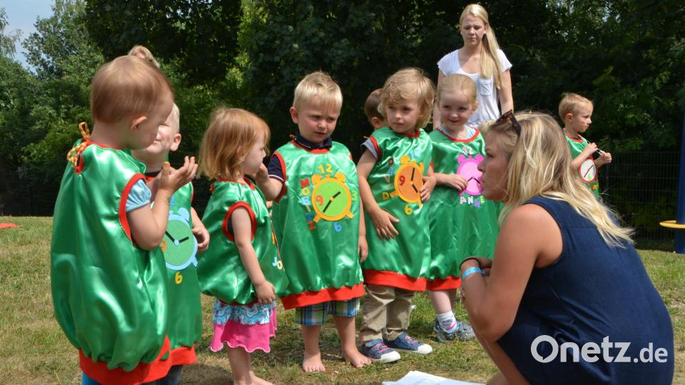 &quot;Kinder wie die Zeit vergeht&quot;, heißt das Jahresmotto im städtischen Kindergarten Anton Ferazin unter dem auch das Sommerfest gefeiert wurde. dob