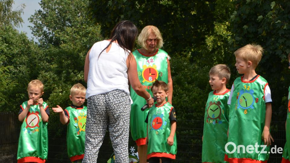 &quot;Kinder wie die Zeit vergeht&quot;, heißt das Jahresmotto im städtischen Kindergarten Anton Ferazin unter dem auch das Sommerfest gefeiert wurde. dob