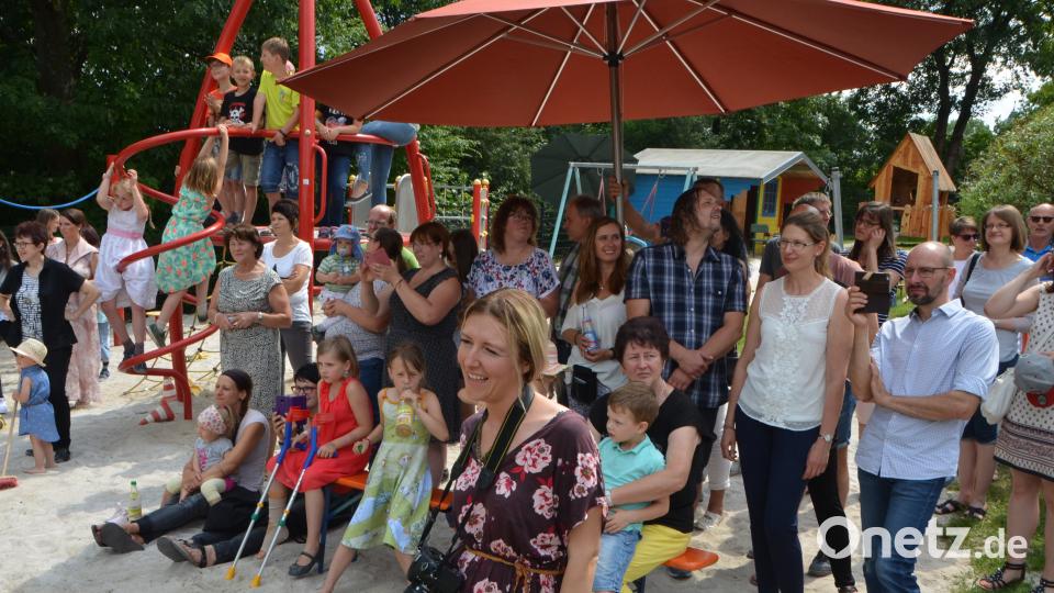 Den Eltern stand der Stolz über ihre Kinder im Gesicht, die sich bei der Aufführung wacker schlugen. dob