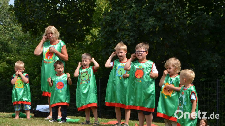 &quot;Kinder wie die Zeit vergeht&quot;, heißt das Jahresmotto im städtischen Kindergarten Anton Ferazin unter dem auch das Sommerfest gefeiert wurde. dob
