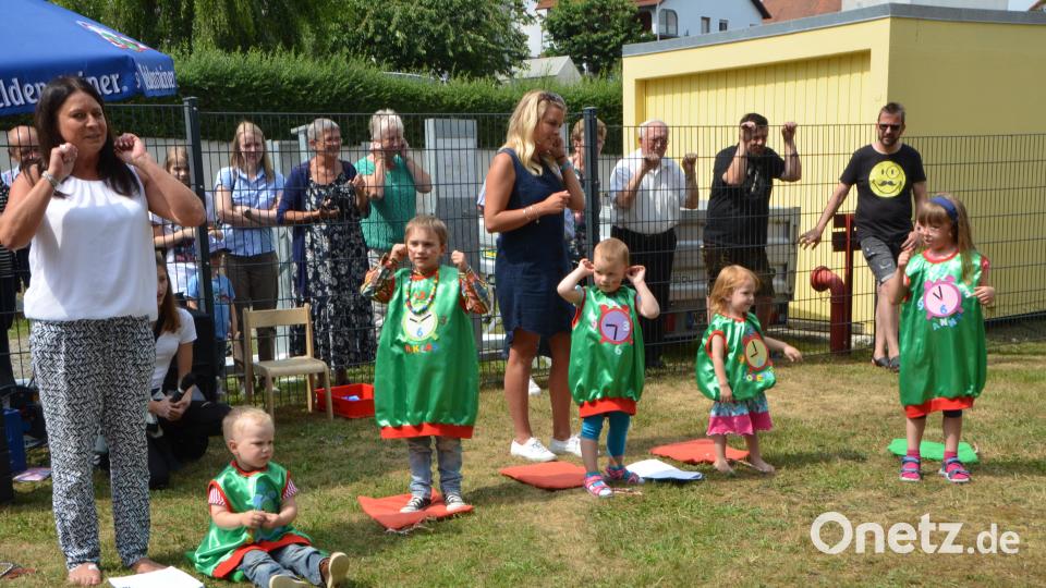 &quot;Kinder wie die Zeit vergeht&quot;, heißt das Jahresmotto im städtischen Kindergarten Anton Ferazin unter dem auch das Sommerfest gefeiert wurde. dob