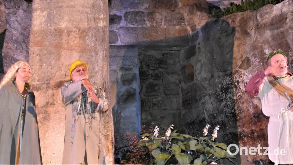 Pyramus und Thyspe sowie die Wand sorgen für Gelächter. rgr