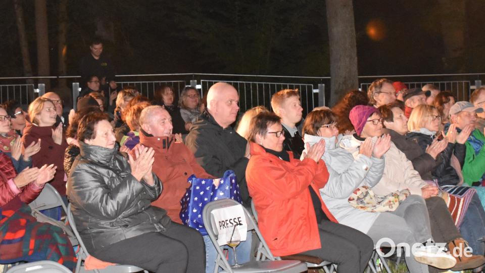 Die Zuschauer sind begeistert. rgr