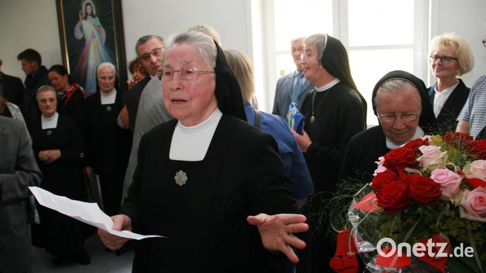 „In den Stunden des Abschieds spüren wir, dass wir gerne in Tirschenreuth waren“, drückt  sich Schwester Clarena aus, der die letzten Aufwiedersehens-Worte vorbehalten sind.. wro