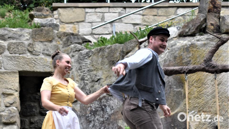 Die Magd Lina will Anton heiraten. rgr