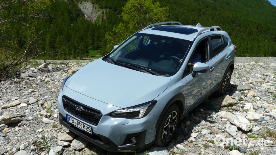 Kurze Überhänge und entsprechende Bodenfreiheit machen aus einem Stadt-SUV eine Kletterziege. Berthold Zeitler