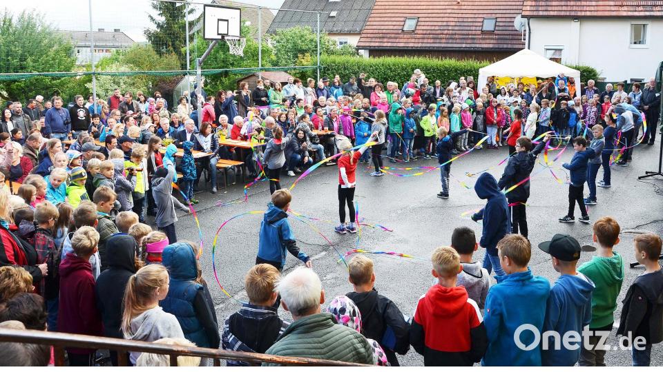 Diesjähriges Schulfest stand unter dem Motto &quot;Olympische Spiele Dumba&quot; ü