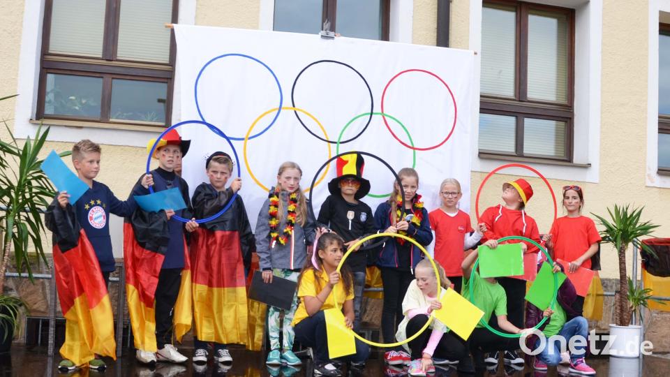 Diesjähriges Schulfest stand unter dem Motto &quot;Olympische Spiele Dumba&quot; ü
