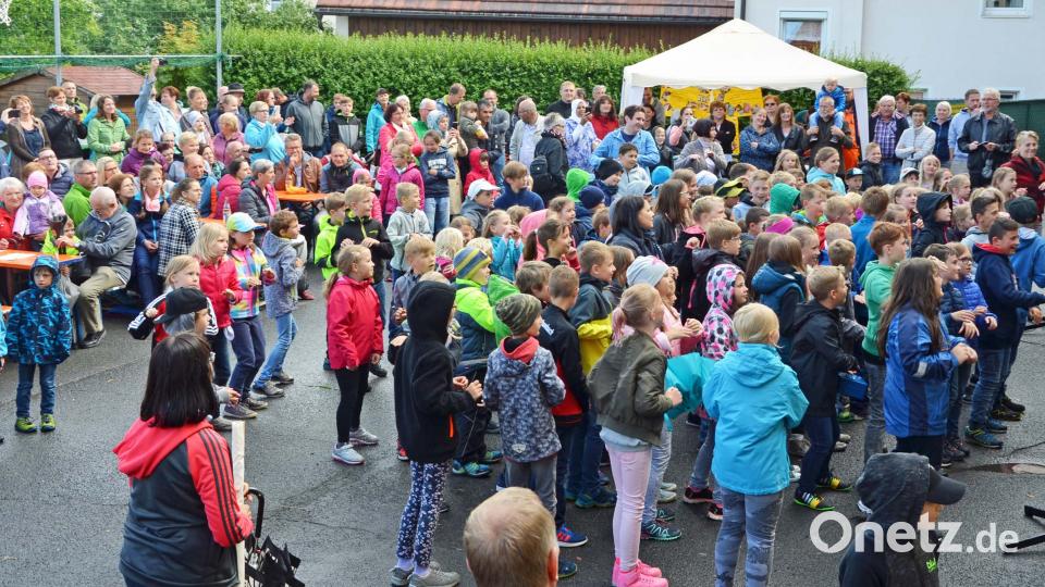 Diesjähriges Schulfest stand unter dem Motto &quot;Olympische Spiele Dumba&quot; ü