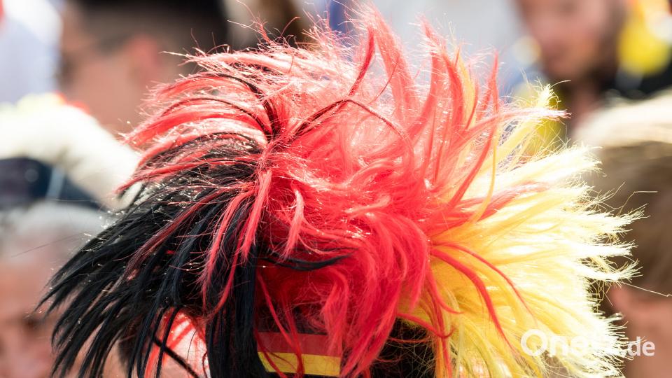 Nach dem Aus für die deutsche Fußballnationalmannschaft trauern die Fans. Bernd von Jutrczenka/dpa