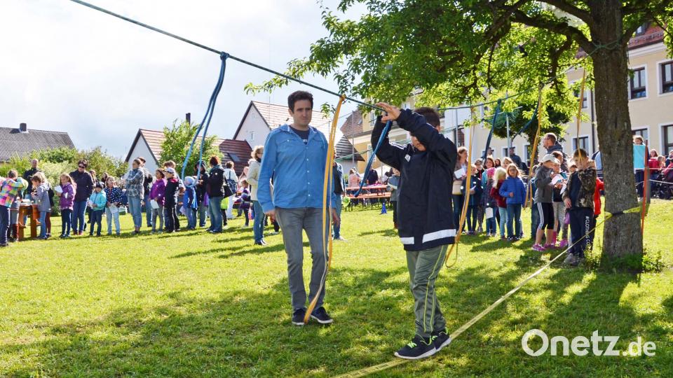 Diesjähriges Schulfest stand unter dem Motto &quot;Olympische Spiele Dumba&quot; ü