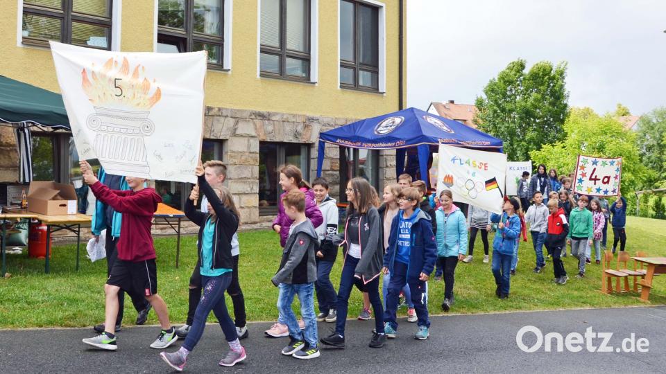 Diesjähriges Schulfest stand unter dem Motto &quot;Olympische Spiele Dumba&quot; ü