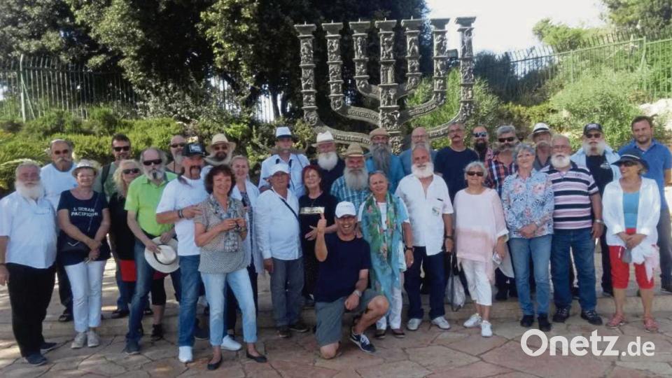 Der Ostbayerische Bart- und Schnauzerclub aus Amberg in Israel. exb