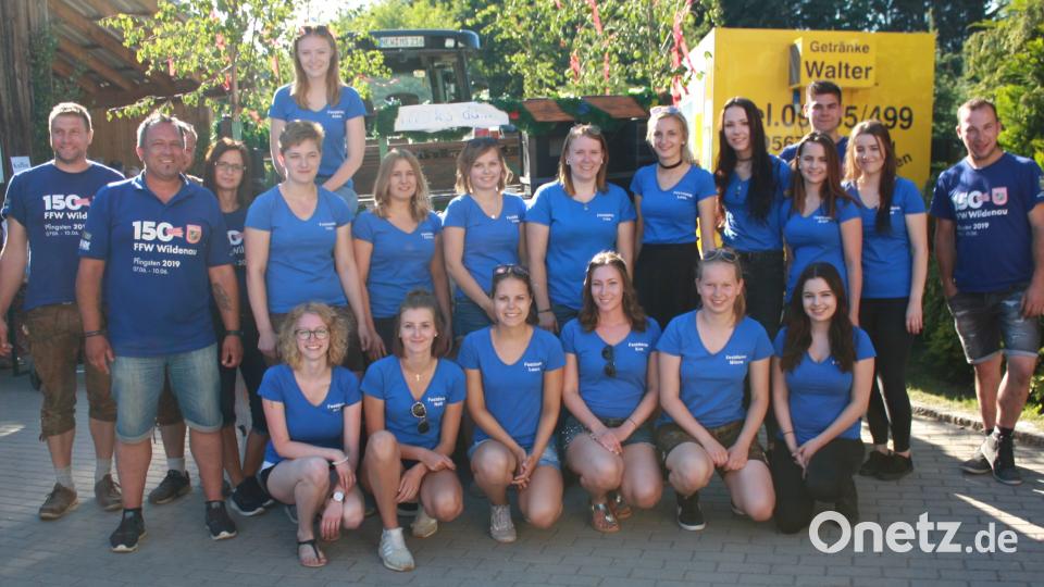 Es zeigt die Festdamen für das Fest 150 Jahre Feuerwehr Wildenau, welches Pfingsten 2019 gefeiert wird. lk