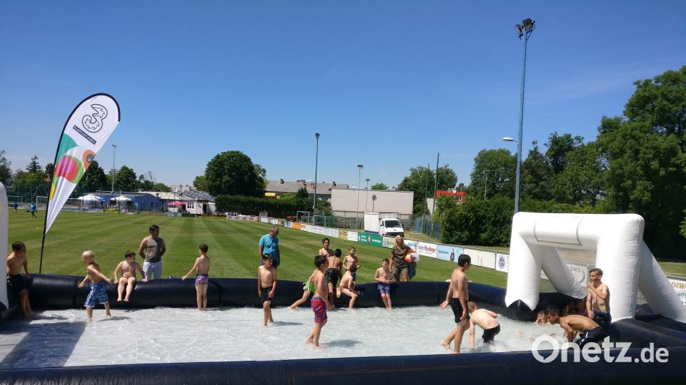 Das erste Ferienwochenende in Amberg wird nass! Auf dem Marktplatz startet das Watersplash-Event. Philipp Koch