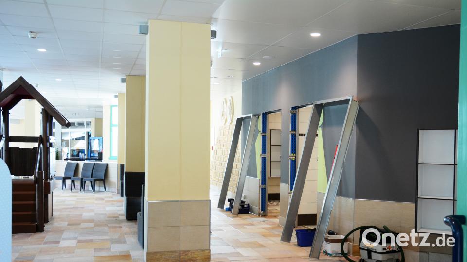 Die Eingänge zu den Duschen vom Bad aus sind auch vergrößert - die Besucher stehen nicht mehr sofort mitten in der Dusche. Gabi Schönberger