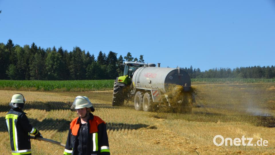 Ackerfläche brennt dob