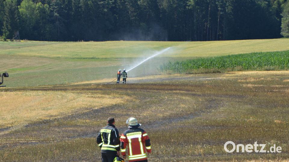 Ackerfläche brennt dob