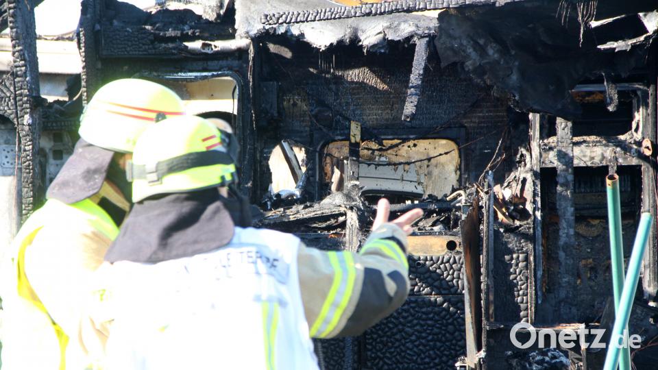 In Regensburg brannten mehrere Wohnwägen und Wohnmobile nieder. Alexander Auer