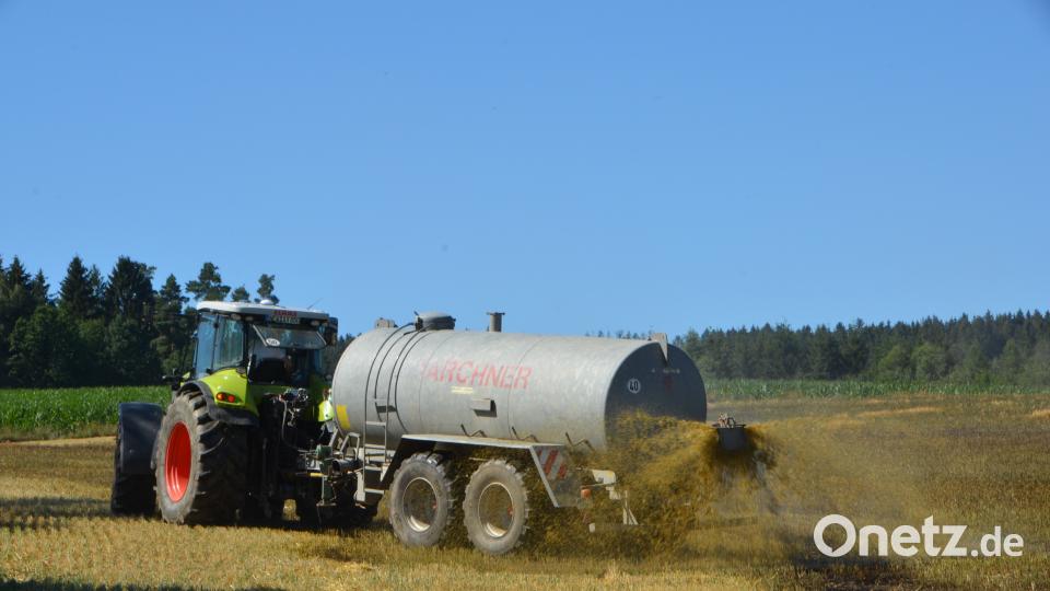 Ackerfläche brennt dob