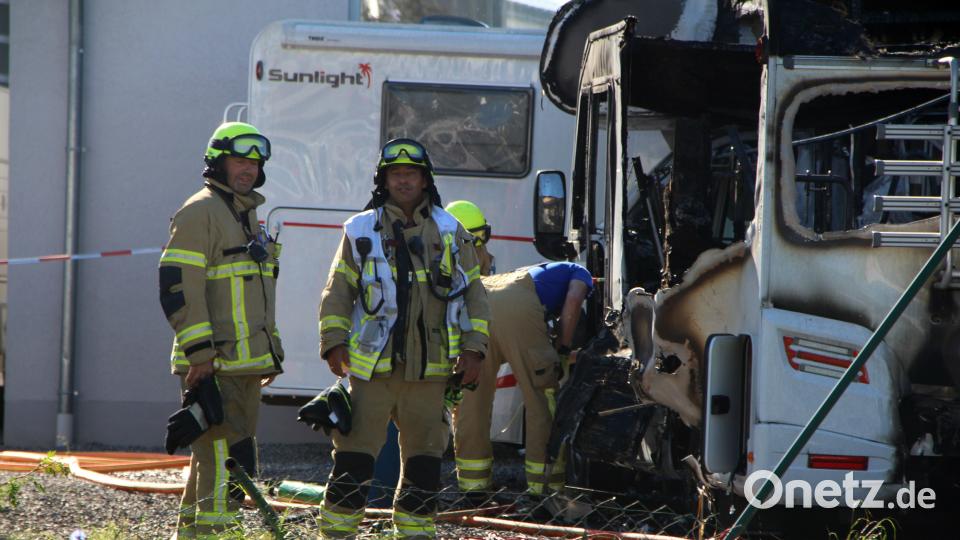 In Regensburg brannten mehrere Wohnwägen und Wohnmobile nieder. Alexander Auer