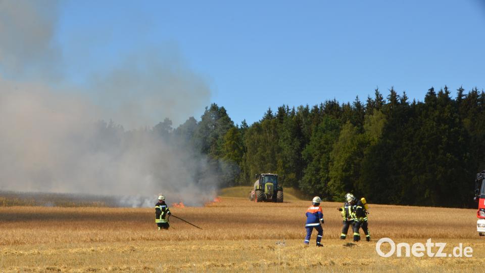 Ackerfläche brennt dob