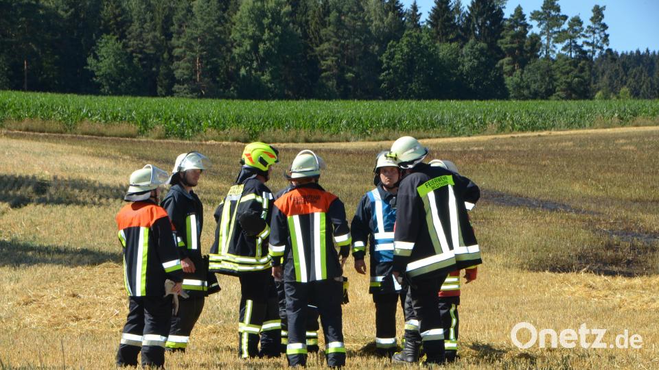 Ackerfläche brennt dob