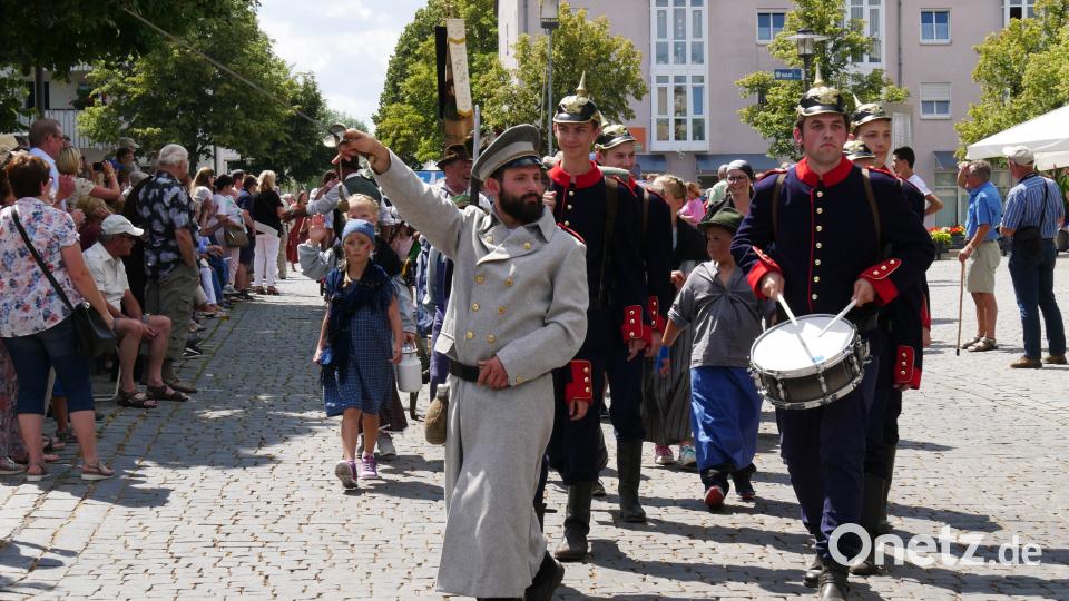 Am gestrigen Sonntag waren etwa 2000 Aktive von 140 Gruppen beim Festzug in Wiesau dabei. TR