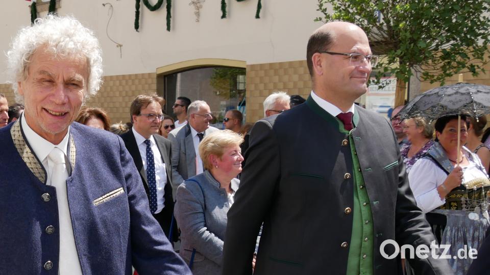 Am gestrigen Sonntag waren etwa 2000 Aktive von 140 Gruppen beim Festzug in Wiesau dabei. TR
