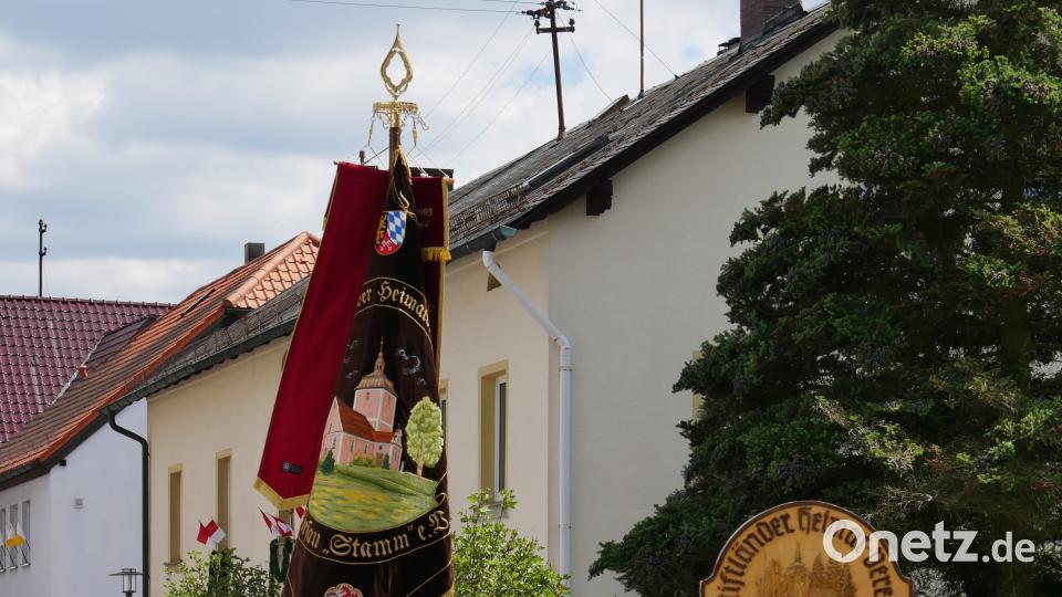 Am gestrigen Sonntag waren etwa 2000 Aktive von 140 Gruppen beim Festzug in Wiesau dabei. TR