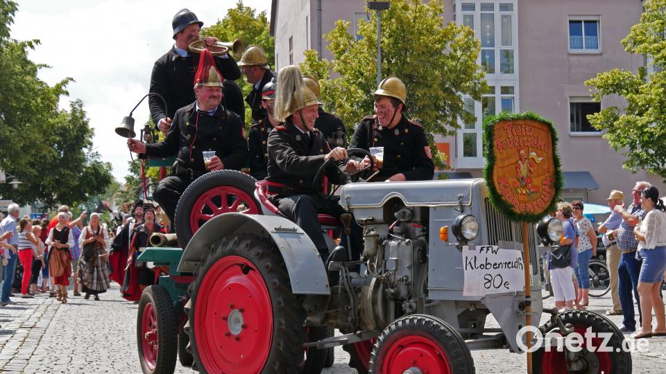 Am gestrigen Sonntag waren etwa 2000 Aktive von 140 Gruppen beim Festzug in Wiesau dabei. TR