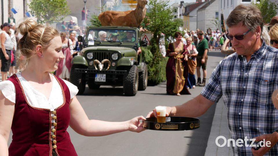 Am gestrigen Sonntag waren etwa 2000 Aktive von 140 Gruppen beim Festzug in Wiesau dabei. TR