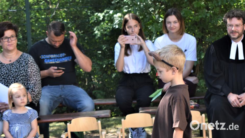 Bär und Eichhörnchen werden ausgegrenzt. RGR