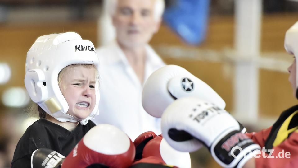 Süddeutsche Meisterschaft im Kickboxen in Amberg. zg