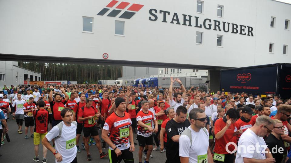 Auf dem Gelände der Firma Stahlgruber in Sulzbach-Rosenberg war Start und Ziel der 10. Auflage des Amberg-Sulzbacher Firmenlaufs. Über 1500 Läuferinnen und Läufer gingen an den Start. Andreas Brückmann