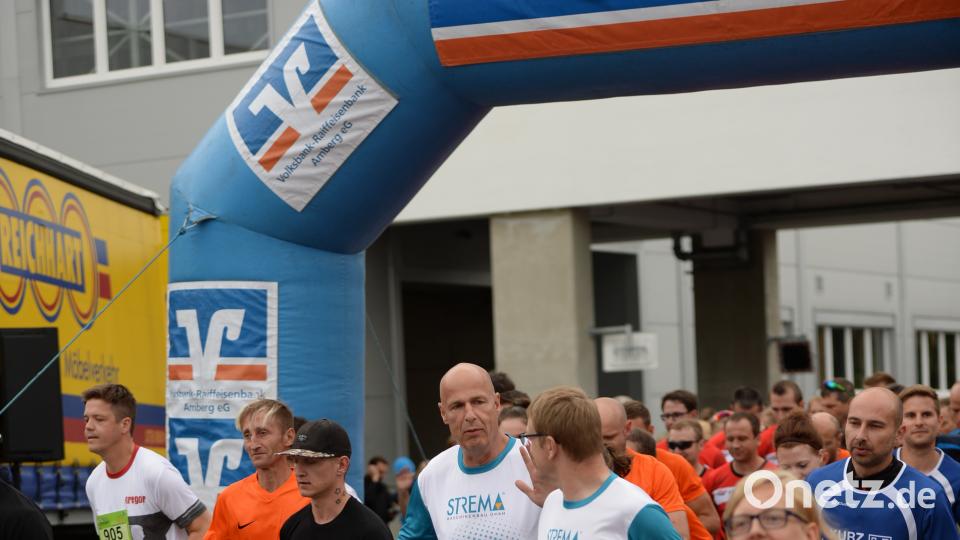 Auf dem Gelände der Firma Stahlgruber in Sulzbach-Rosenberg war Start und Ziel der 10. Auflage des Amberg-Sulzbacher Firmenlaufs. Über 1500 Läuferinnen und Läufer gingen an den Start. Andreas Brückmann