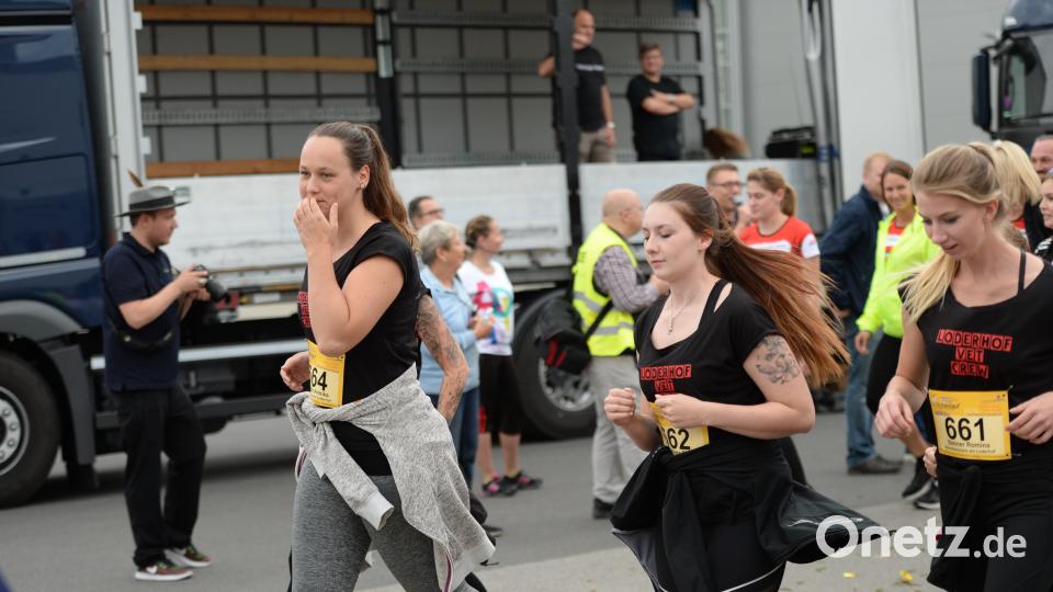 Auf dem Gelände der Firma Stahlgruber in Sulzbach-Rosenberg war Start und Ziel der 10. Auflage des Amberg-Sulzbacher Firmenlaufs. Über 1500 Läuferinnen und Läufer gingen an den Start. Andreas Brückmann
