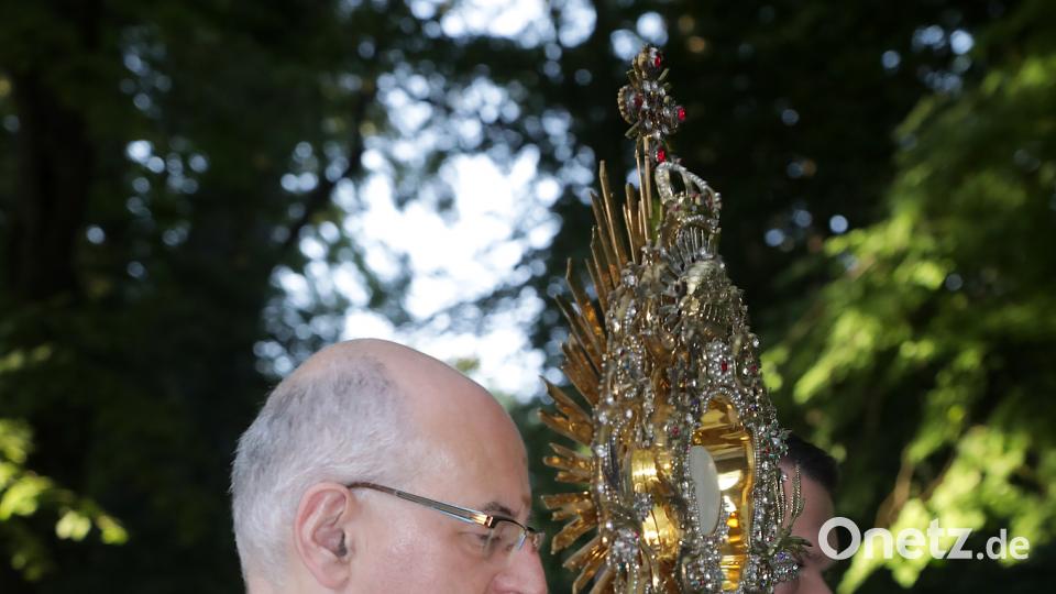 Schlussandacht mit Lichterprozession und Weihbischof Reinhard Pappenberger beim Bergfest wsb