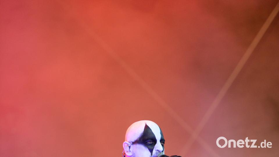 Die G.O.N.D. rockt. Auf und vor allem vor der Bühne. Hier beim Auftritt von Megaherz. Andreas Brückmann