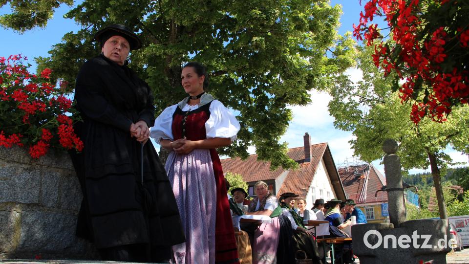 Und hier ist Marei zu sehen, gespielt von Ramona Miesbeck (rechts). Uli Piehler
